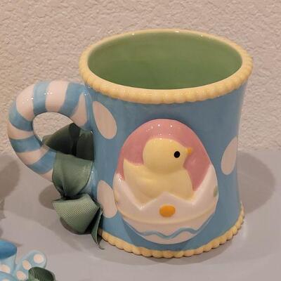 Lot 422: New Large Hallmark Easter Bunny & Chick Mugs with Matching Bunny Spreader and Plate