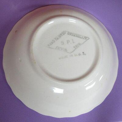 Tin Top Blue Willow Trivet, C&I Small Bowls, Blue Ridge and SPI Small Bowls