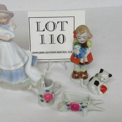 Lot of 5 Vintage Figurines
