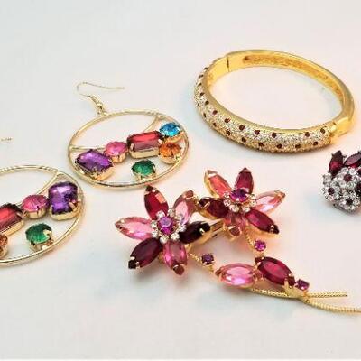 Lot #51 - Costume jewelry lot - rhinestones