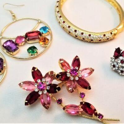 Lot #51 - Costume jewelry lot - rhinestones