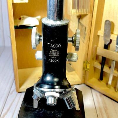 Lot 42 TASCO Delux Microscope in Wood Case 1200x