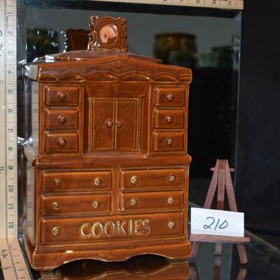 McCoy Early American Cookie Chest 