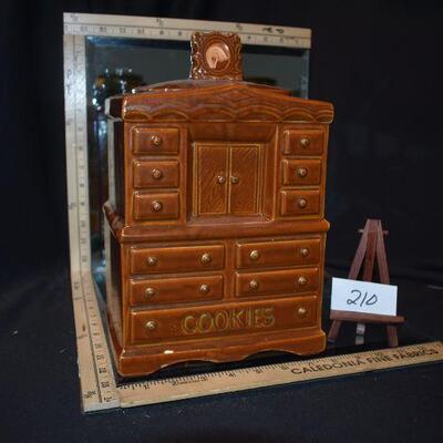 McCoy Early American Cookie Chest 
