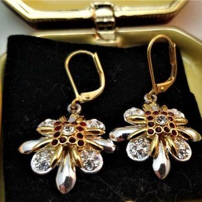 Lot #59  Joan Rivers hinged box with Matching Earrings