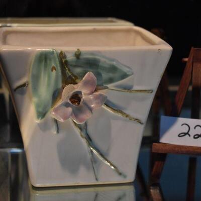 McCoy Blossom Time Planter 