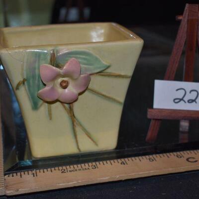 McCoy 1940 Blossom Time Planter 