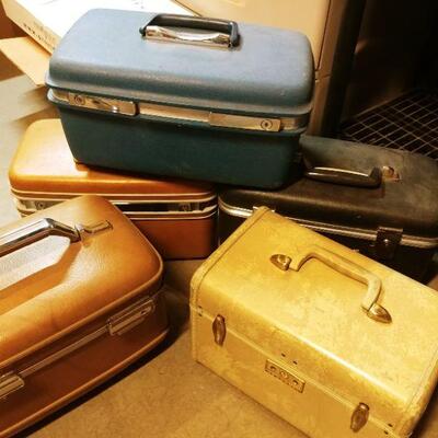 Vintage Train Cases 6 pc
