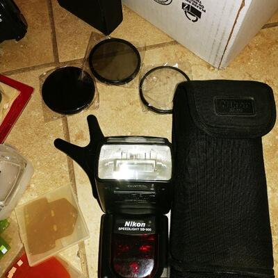 Nikon Speedlight SB-900 + Sigma wide angle lens 10-20 mm D f/4-5.6