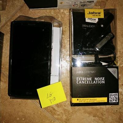 Lot of used cellphones and light electronics