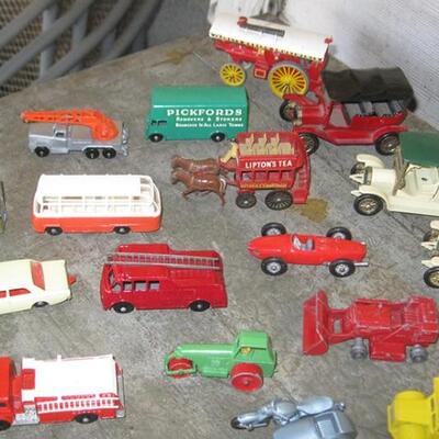 Lot 71 Collection 30+ Vintage Matchbox Lesney Cars Trucks Motorcycle England Case 1960s