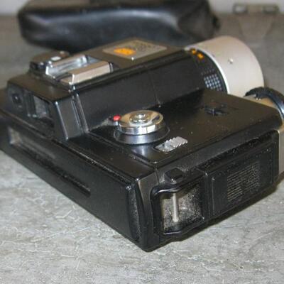 Lot 73 Vintage Minolta 110 Zoom SLR Camera + Autopak 460TX Instamatic Camera