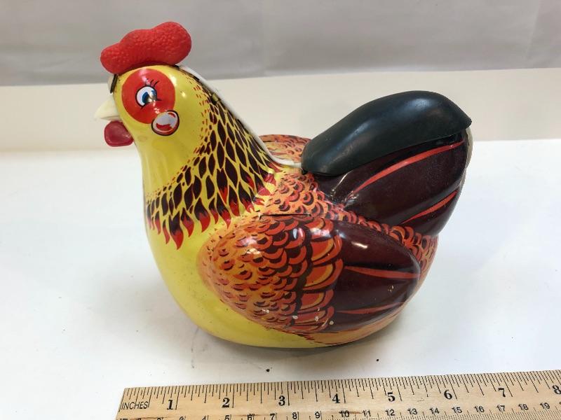 Vintage Egg Laying Hen Chicken Tin Toy Made In China Battery Operated   A 54677715 Pi3i6xupwxy047gc 