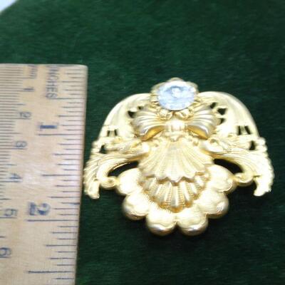 Signed Gold Tone Christmas Angel Pin 