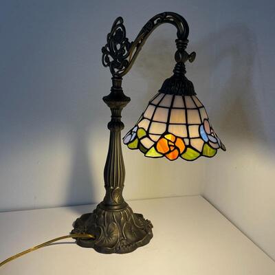 B- Tiffany Style Stain Glass Table lamp