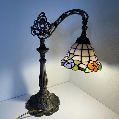 B- Tiffany Style Stain Glass Table lamp