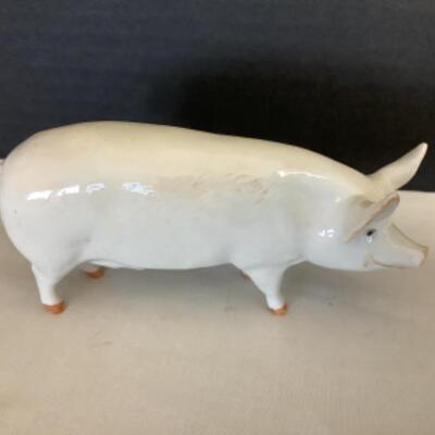 E 2158 Beswick CH Wall Queen 40 Porcelain Sow