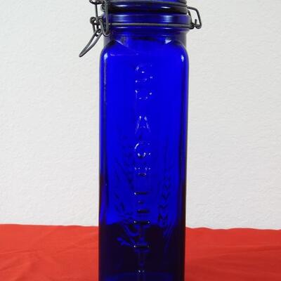 Pasta jar