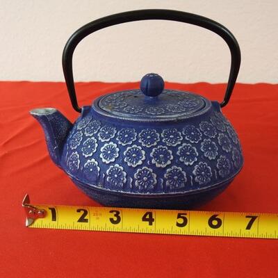 Japanese Style Cast Iron tea pot