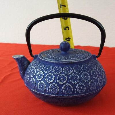 Japanese Style Cast Iron tea pot