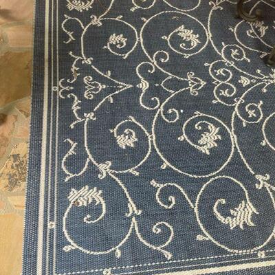 Blue/White Outdoor Rug