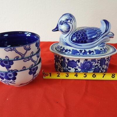 Duck serving bowl