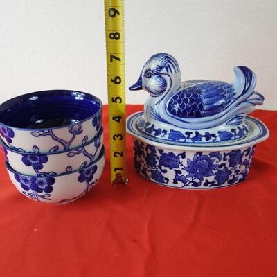 Duck serving bowl