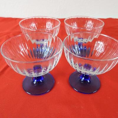 Glass dessert glass