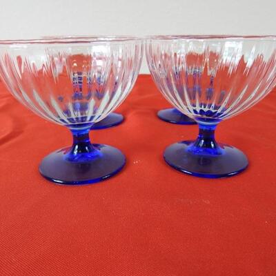 Glass dessert glass