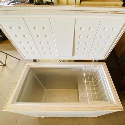 Arctic King Chest Freezer, Model HS-258C