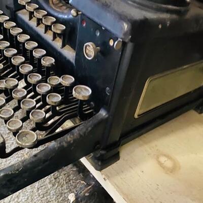 1930s Royal 10 Typewriter