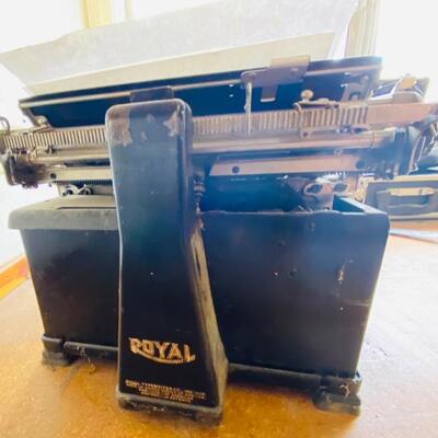 1930s Royal 10 Typewriter