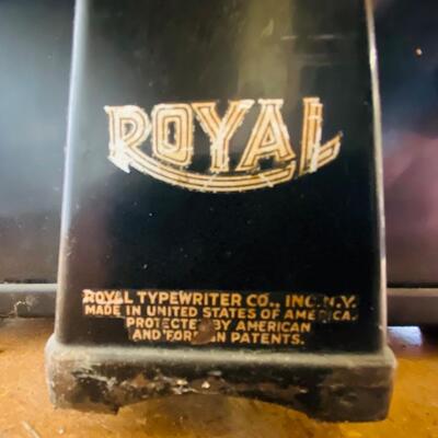 1930s Royal 10 Typewriter