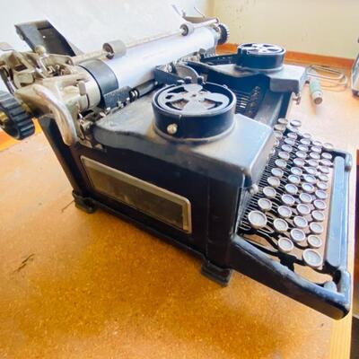 1930s Royal 10 Typewriter