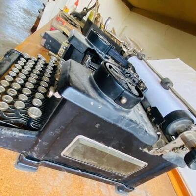 1930s Royal 10 Typewriter