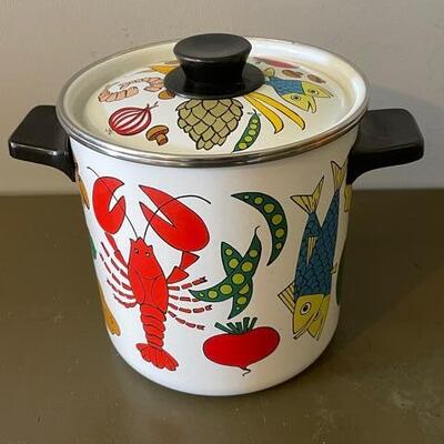 Lot 119 Vintage Vegetable & Lobster Steamer 8" tall with Divider & Basket