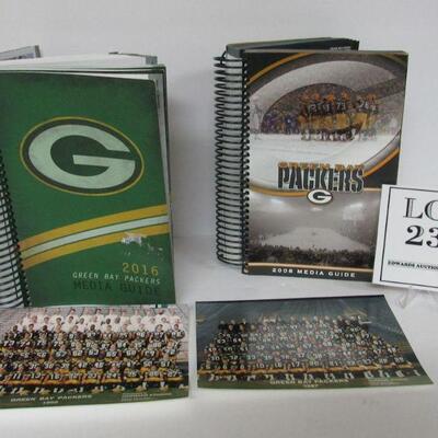 2 Green Bay Packers Media Books 2008 & 2016 & Two Team Pictures 1987 & 1992