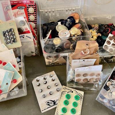 Lot 128 Collection Vintage Sewing Notions & Buttons New Plastic Metal