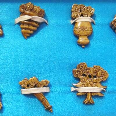 Lot 137 Box 8 Flower Tokens Porcelain / Ceramic Souvenirs