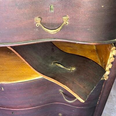 Lot 138 Victorian Dresser Oval Mirror Serpentine Front