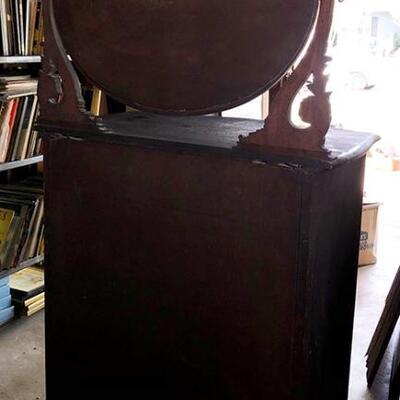 Lot 138 Victorian Dresser Oval Mirror Serpentine Front