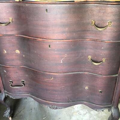 Lot 138 Victorian Dresser Oval Mirror Serpentine Front