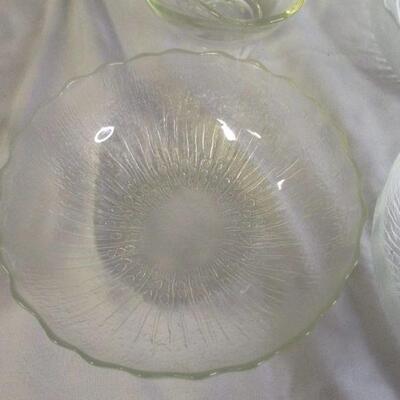 Lot 79 - (10) Pieces of Vintage Glass