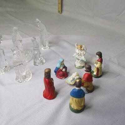 Lot 97 - (2) Small Nativity Scenes
