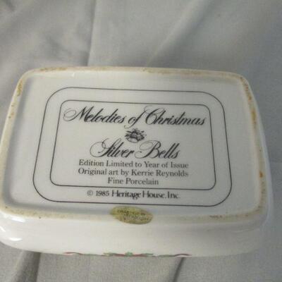 Lot 100 - Gold Hall Casserole Dish and Music Box