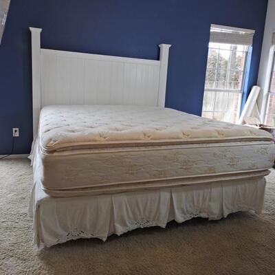 King size bed