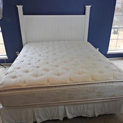 King size bed