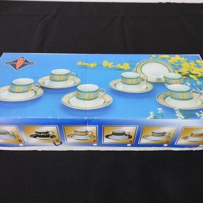Mini collectible cups & saucers
