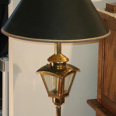 Lot 137: Vintage Street Light Floor Lamp