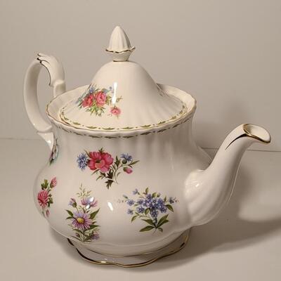 Lot 132: 1984 Royal Albert Flower of the Month Teapot 